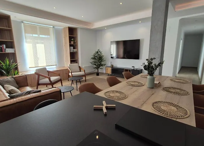 Haus Castelar شقة